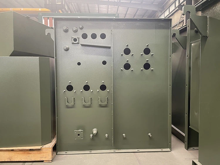 Transformator montat pe suport cu alimentare radială